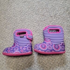 Bogs Winter Boots Pink & Purple Paisley/Stripped - Size 5 Toddler/Baby